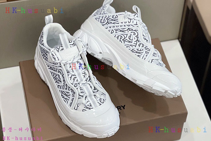 NEW  버버리 스니커즈 신상 BB  441402