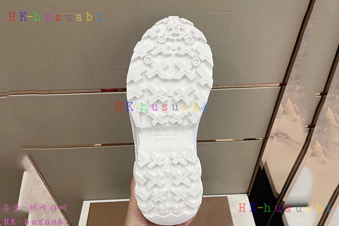 NEW  버버리 스니커즈 신상 BB  441402