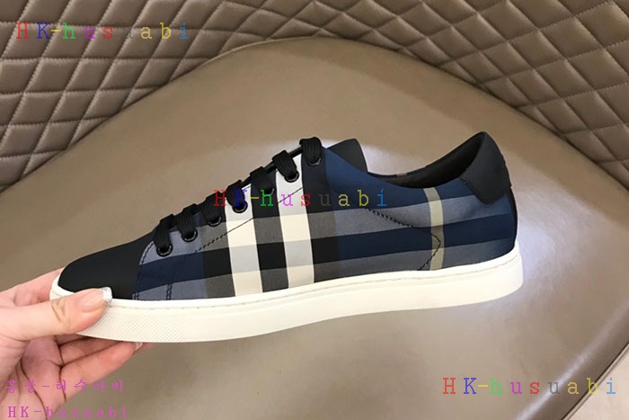 NEW  버버리 스니커즈 신상 BB  4415503