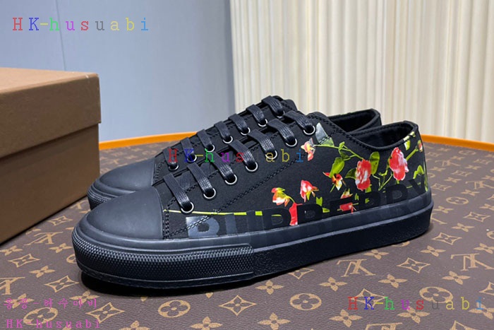 NEW  버버리 스니커즈 신상 BB  4415505