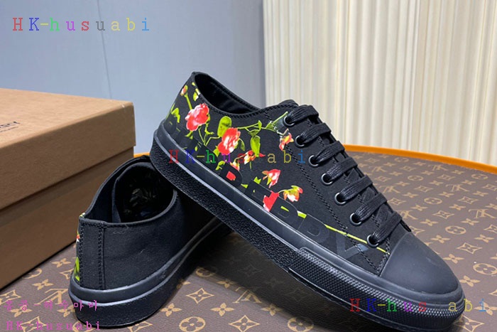 NEW  버버리 스니커즈 신상 BB  4415505