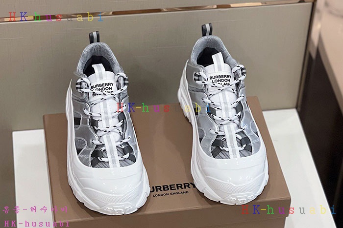 NEW  버버리 스니커즈 신상 BB  441400
