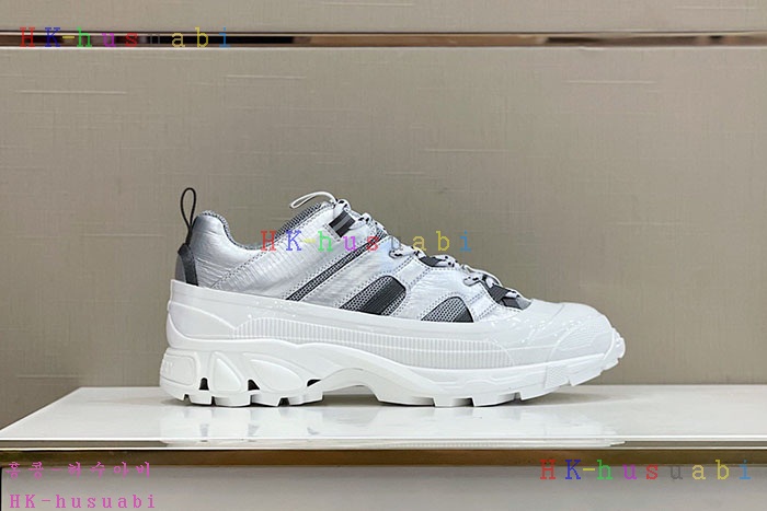 NEW  버버리 스니커즈 신상 BB  441400