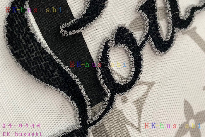 NEW 루이비통 반팔티 신상 LV 111422