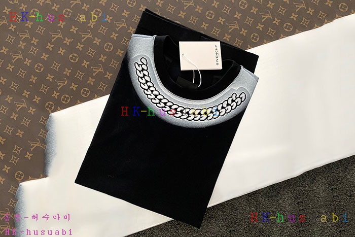 NEW 지방시 반팔티 신상 GV 5524883