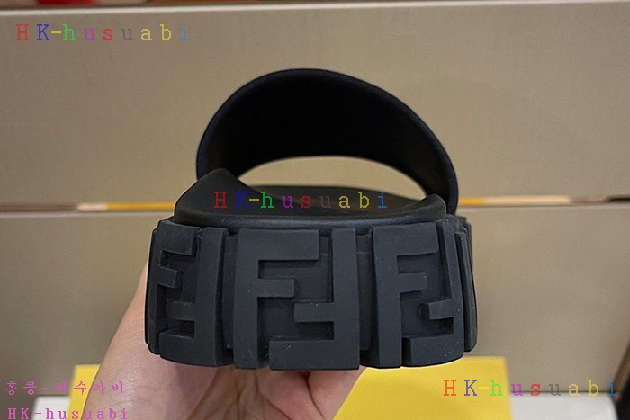 NEW 펜디 샌들 신상 FD 555205