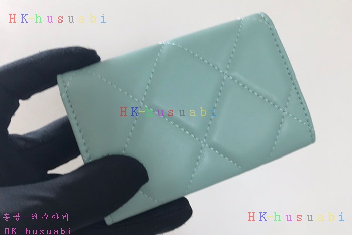 ★미러급★샤넬 19 플랩 카드 홀더 램스킨 메탈 AP1790