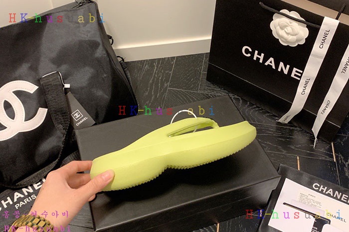NEW 샤넬 샌들 신상 C 682403