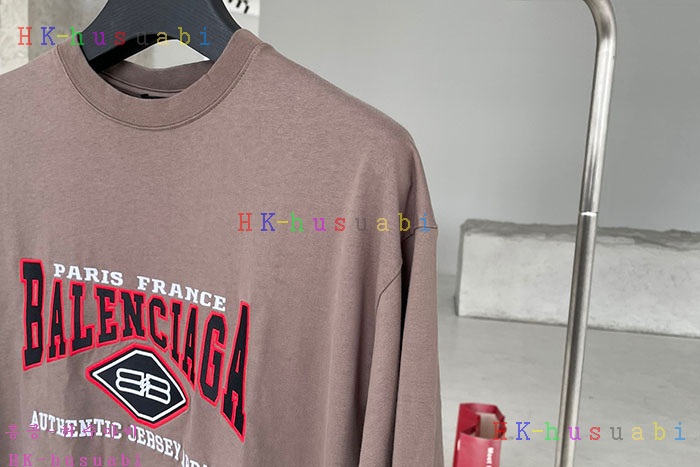 NEW 발렌시아가 반팔티 신상 B 875405