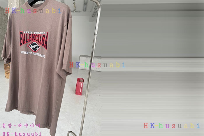 NEW 발렌시아가 반팔티 신상 B 875405