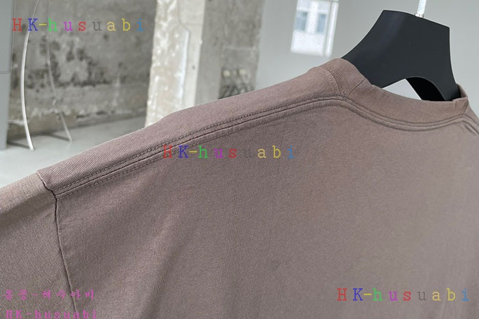 NEW 발렌시아가 반팔티 신상 B 875405