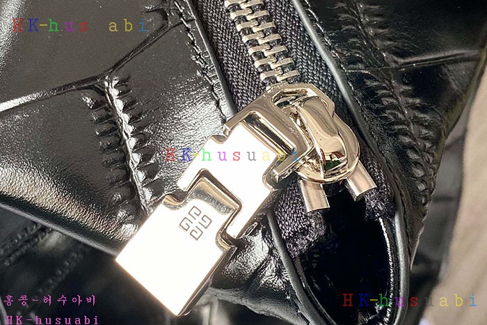 ★미러급★지방시 안티고나 스포츠 백 555250
