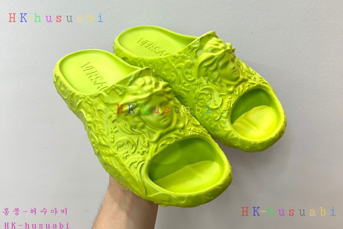 NEW 베르사체 샌들 신상 V 4241112