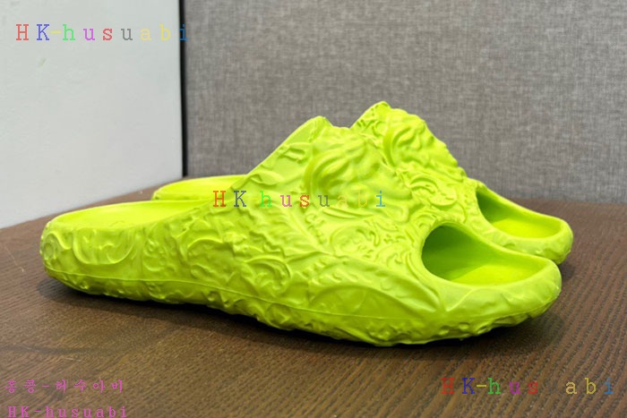 NEW 베르사체 샌들 신상 V 4241112