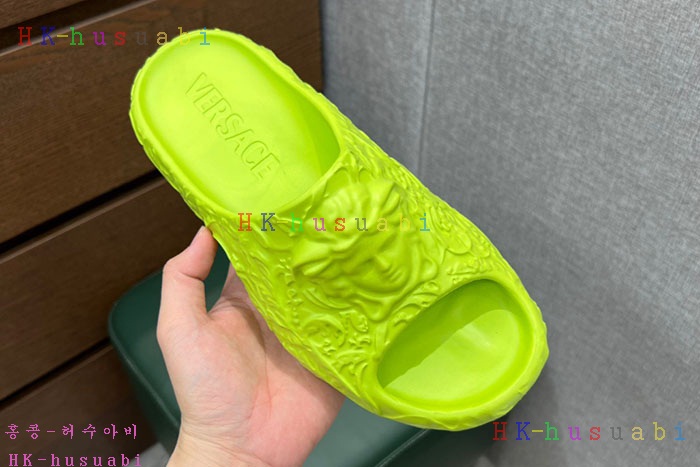 NEW 베르사체 샌들 신상 V 4241112