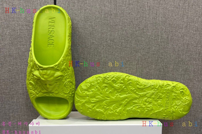 NEW 베르사체 샌들 신상 V 4241112