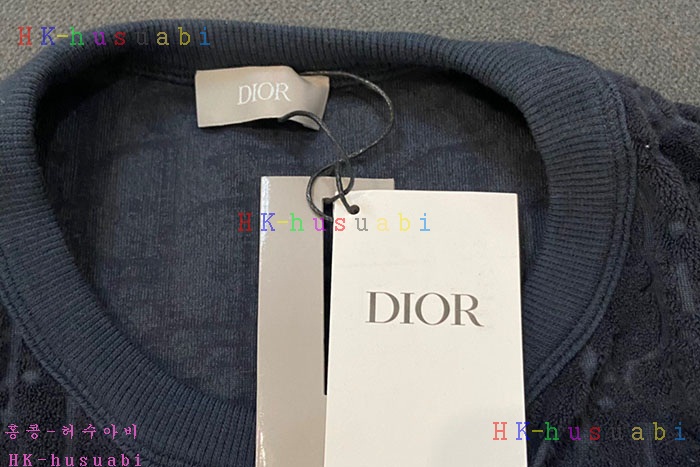 NEW 디올 반팔티 신상 DR 552519