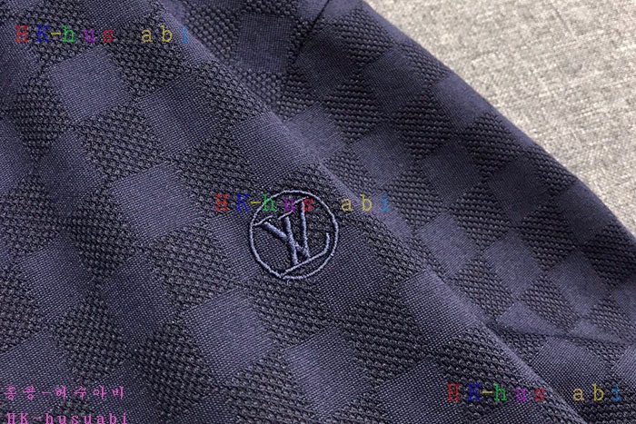 NEW 루이비통 반팔티 신상 LV 4488535
