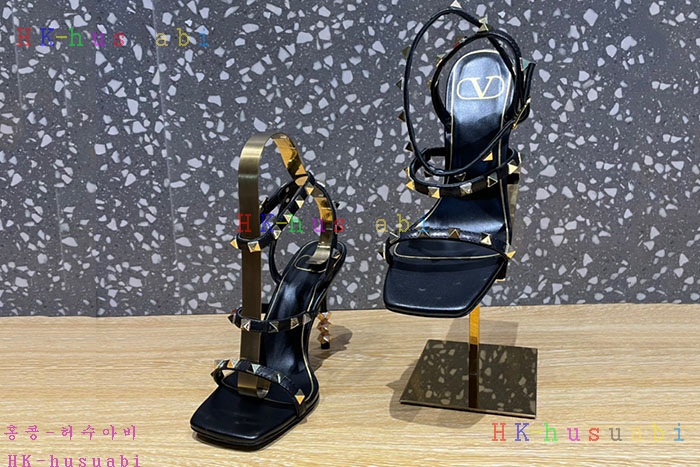 NEW 발렌티노 샌들 신상 V 1010915