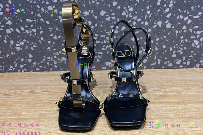 NEW 발렌티노 샌들 신상 V 1010915