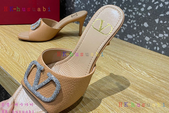 NEW 발렌티노 샌들 신상 V 1010919