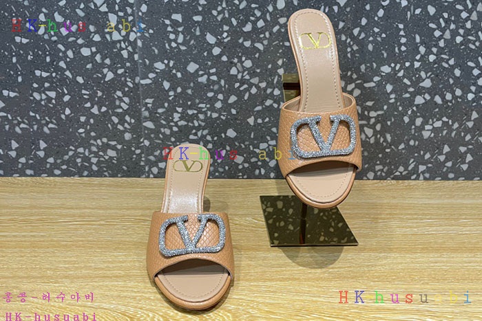 NEW 발렌티노 샌들 신상 V 1010919