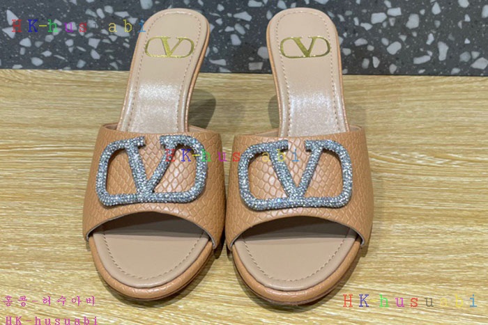 NEW 발렌티노 샌들 신상 V 1010919
