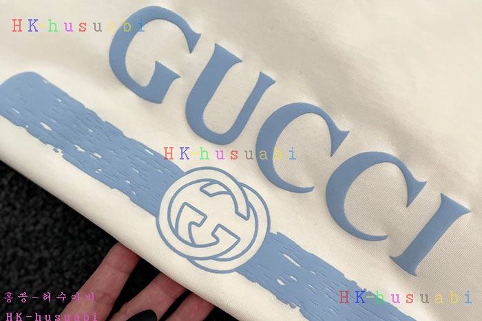 NEW 구찌 반팔티 신상 GU 4425007