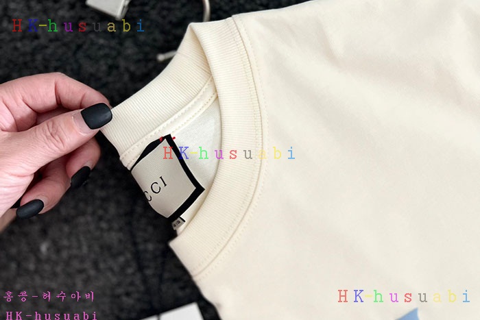 NEW 구찌 반팔티 신상 GU 4425007