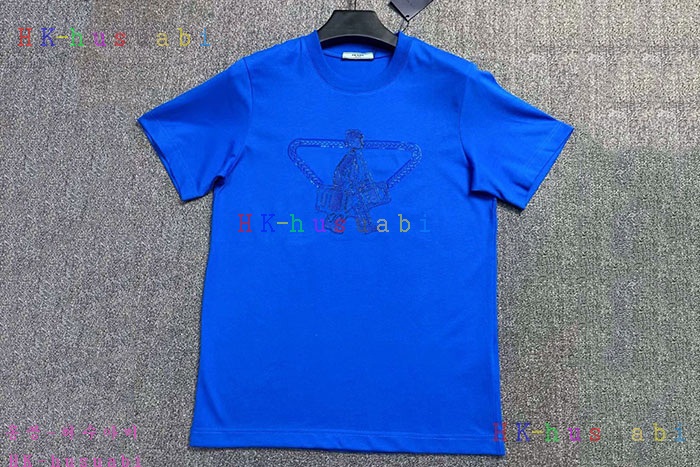 NEW 프라다 반팔티 신상 P 628004