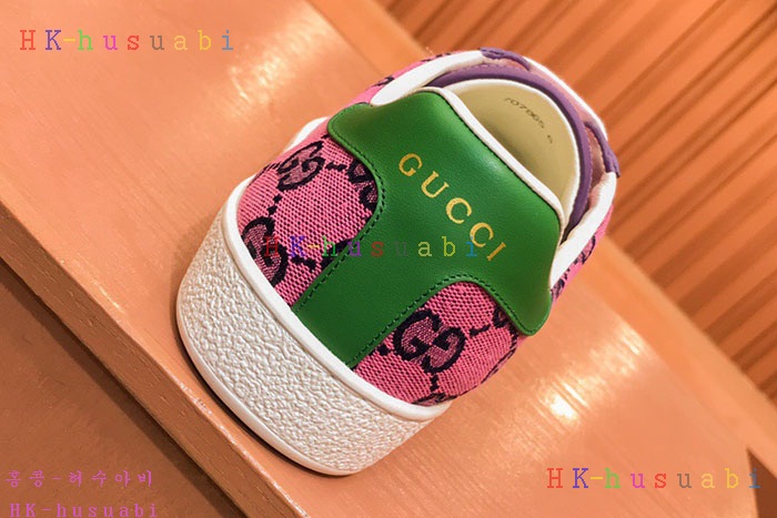NEW 구찌 스니커즈 신상 GU 552413