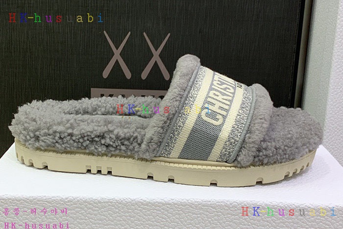 NEW 디올 신발 신상 DR 824550