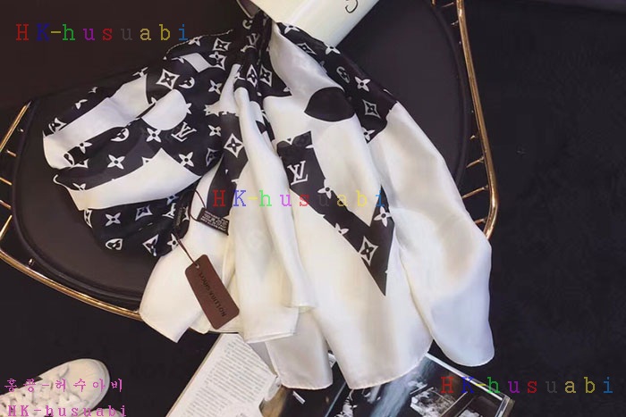 NEW 루이비통 스카프 신상 LV 885230