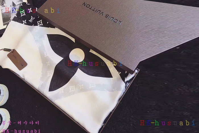 NEW 루이비통 스카프 신상 LV 885230