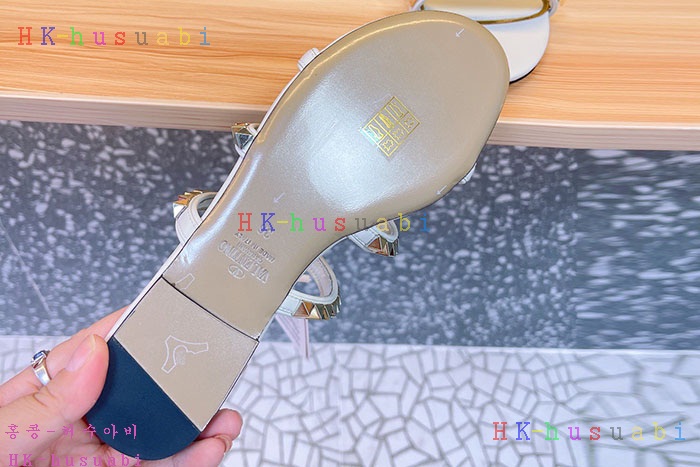 NEW 발렌티노 샌들 신상 V 9340040