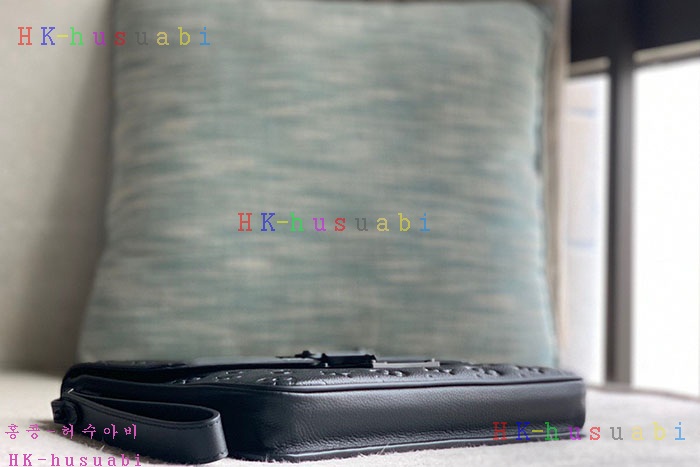 ★미러급★루이비통 S 락 A4 파우치 M80582