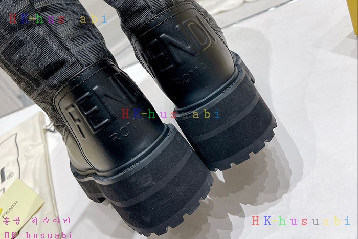 NEW 펜디 부츠 신상 FD 333572