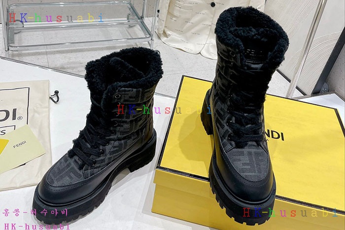 NEW 펜디 부츠 신상 FD 333575