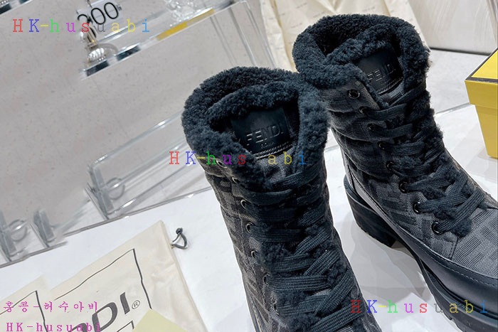 NEW 펜디 부츠 신상 FD 333575