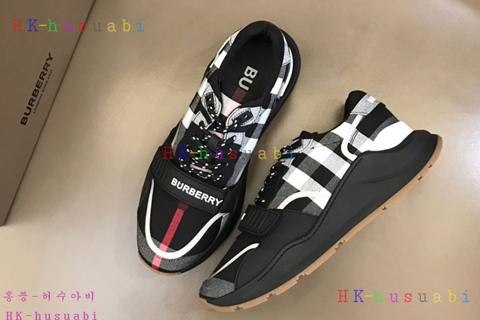NEW 버버리 스니커즈 신상 BB  9652503