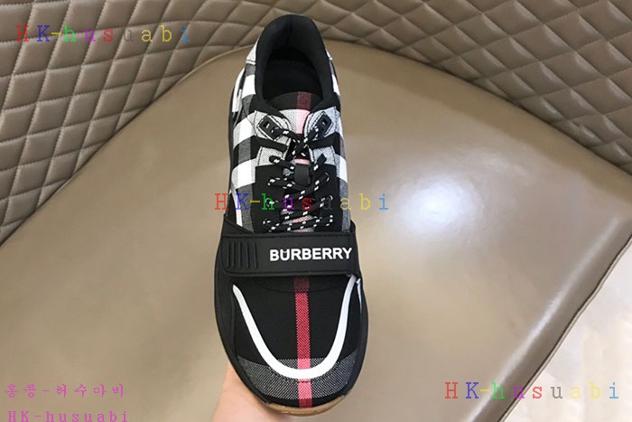 NEW 버버리 스니커즈 신상 BB  9652503