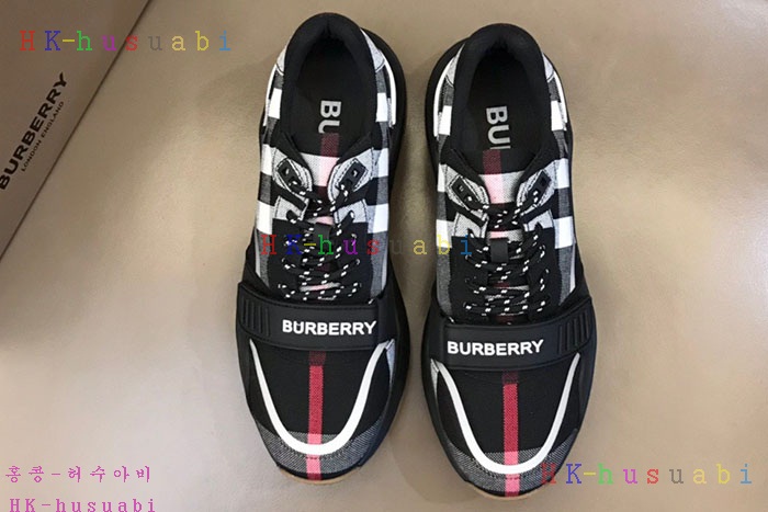 NEW 버버리 스니커즈 신상 BB  9652503