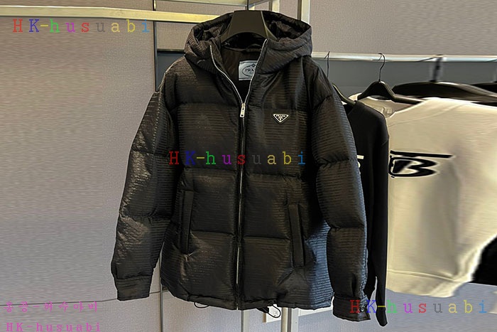 NEW 프라다 패딩 신상 P 582881