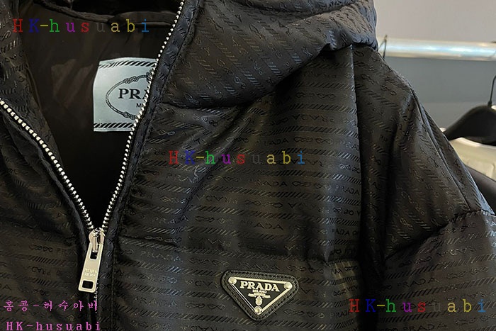 NEW 프라다 패딩 신상 P 582881