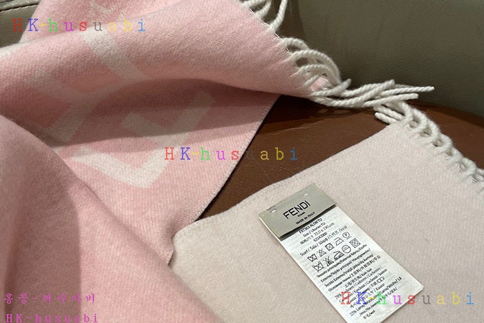 NEW 펜디 머플러 신상 FD 5724111