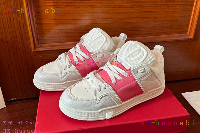 NEW 발렌티노 스니커즈 신상 V 555801