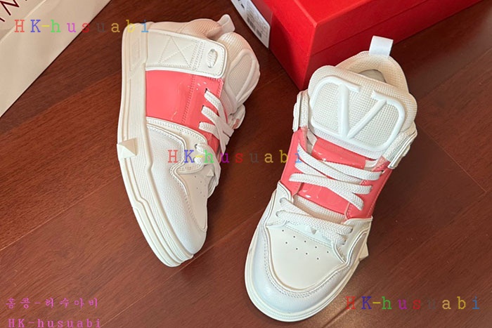 NEW 발렌티노 스니커즈 신상 V 555801