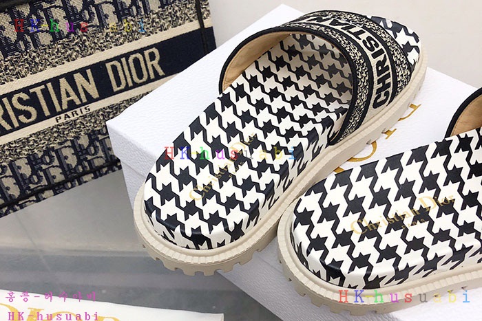 NEW 디올 신발 신상 DR 875506