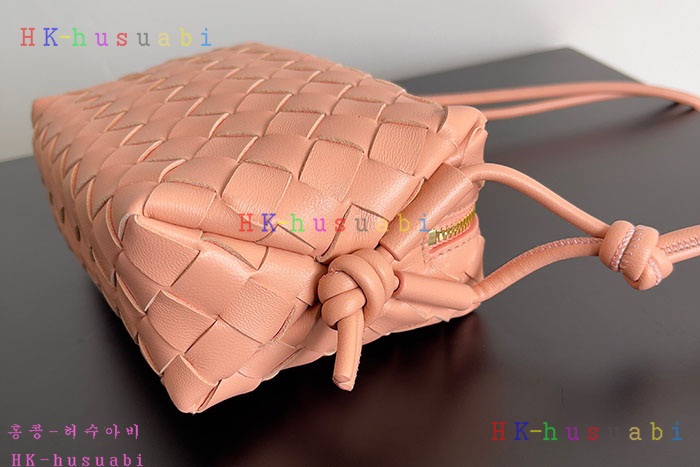 ★미러급★보테가베네타 미니 루프 카메라 백 680254