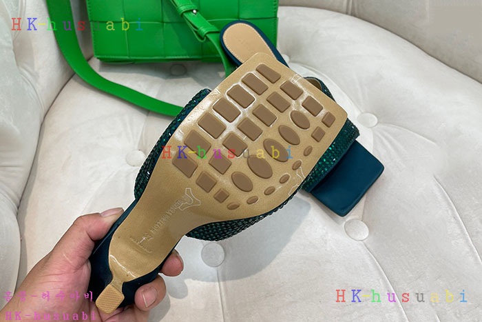 NEW 보테가베네타 샌들 신상 BV 859910